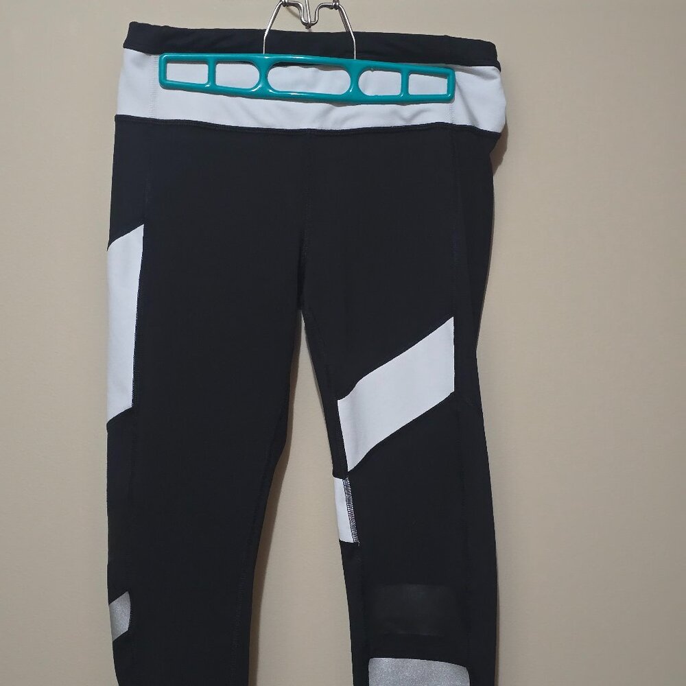 Women's activewear crop leggings for Running or Dance  M